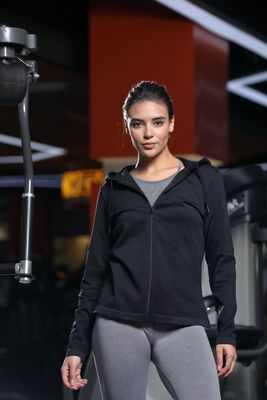Full Zip Performance Hoodie de manga larga Humectante para quitar la humedad ajuste regular
