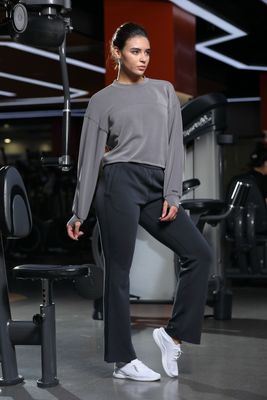 Pantalones de lujo de alta altura con bolsillos a prueba de sentadillas de diseño amigable con el teléfono