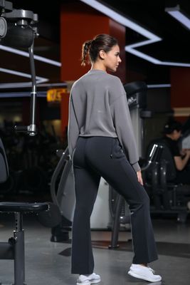 Pantalones de lujo de alta altura con bolsillos a prueba de sentadillas de diseño amigable con el teléfono