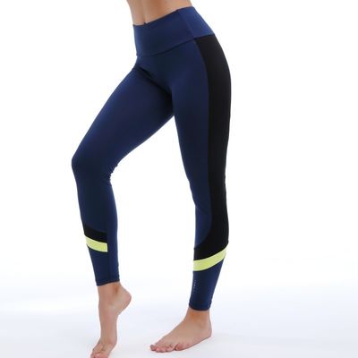 Leggings de atletismo diseño de costillas elegantes para excursiones de fin de semana en el gimnasio
