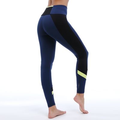 Leggings de atletismo diseño de costillas elegantes para excursiones de fin de semana en el gimnasio